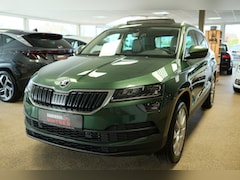 Skoda Karoq - 1.5 TSI ACT Sportline Business Pano/Memory/LED/Navi/Trekhaak/Leder/ Alcantara, Clima