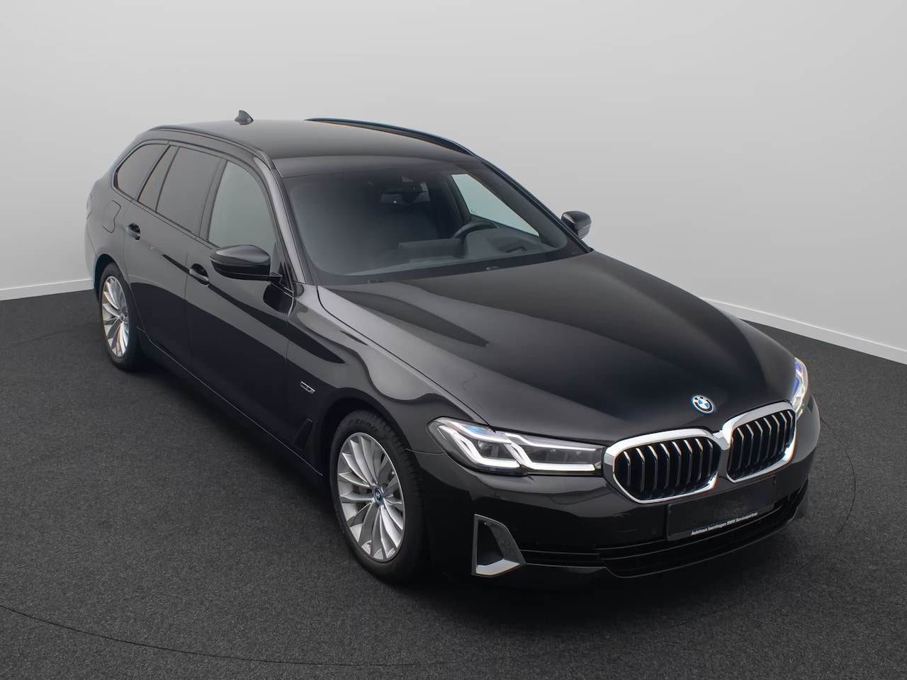 BMW 5-serie Touring - 530e LUXURY ** LASER, GEV. COMFORTST, MEMORY, HuD, H&K SOUND, 18-inch LMV, ** 1e EIG - UNF - AutoWereld.nl