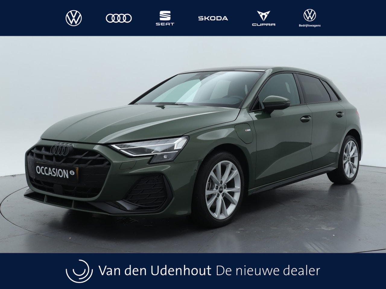 Audi A3 Sportback - 40 TFSI e S edition | Panoramadak | Zwart optiek | Carplay | Panoramadak | Zwart optiek | - AutoWereld.nl