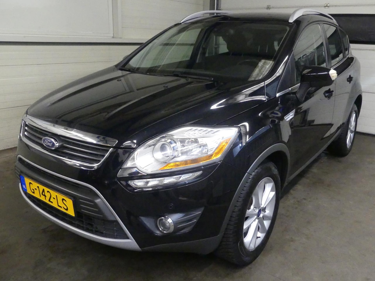 Ford Kuga - 2.5 20V Titanium - Automaat - Cruise Control - Trekhaak - AutoWereld.nl