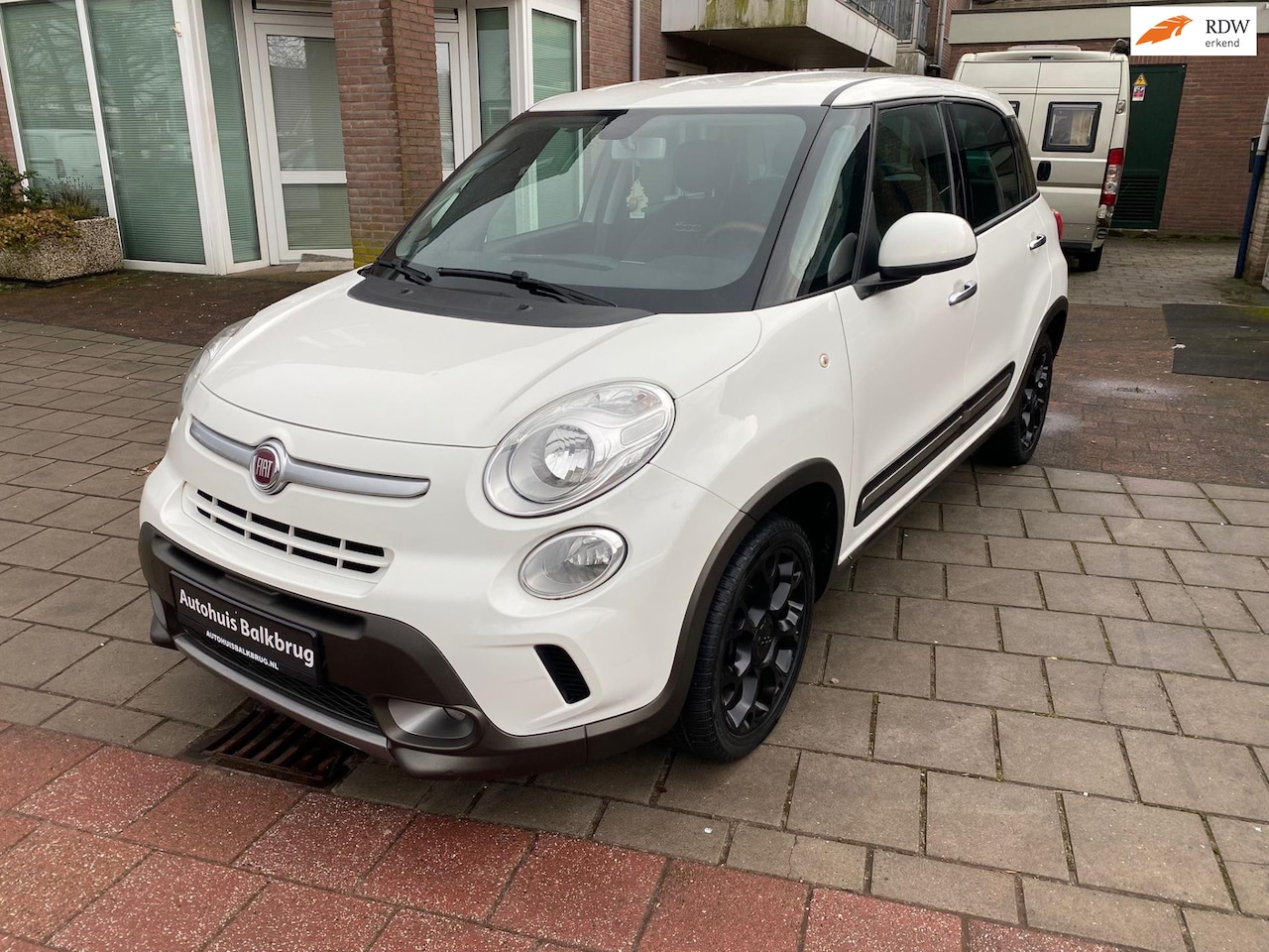 Fiat 500 L - 1.4-16V Lounge clima leder cruisecontrol el ramen lm velgen navi 71471 km - AutoWereld.nl