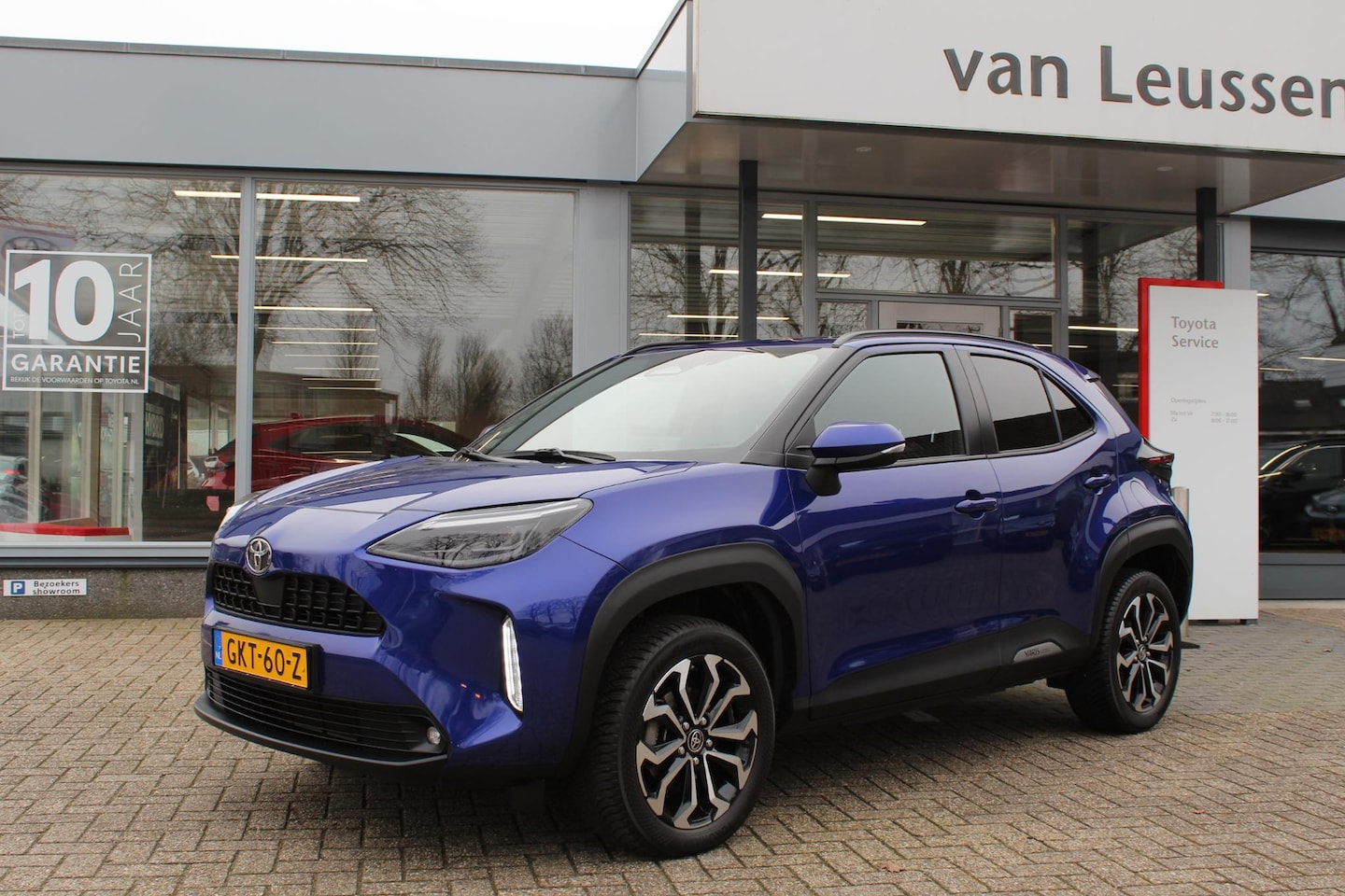 Toyota Yaris Cross - Hybrid 115 FIRST EDITION KEYLESS 17'' LM-VELGEN MET ALL SEASONBANDEN CLIMA NAVI APPLE/ANDR - AutoWereld.nl