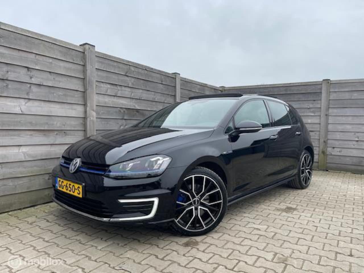 Volkswagen Golf - 1.4 TSI GTE Pano-Trekhaak-Navi-Led- - AutoWereld.nl