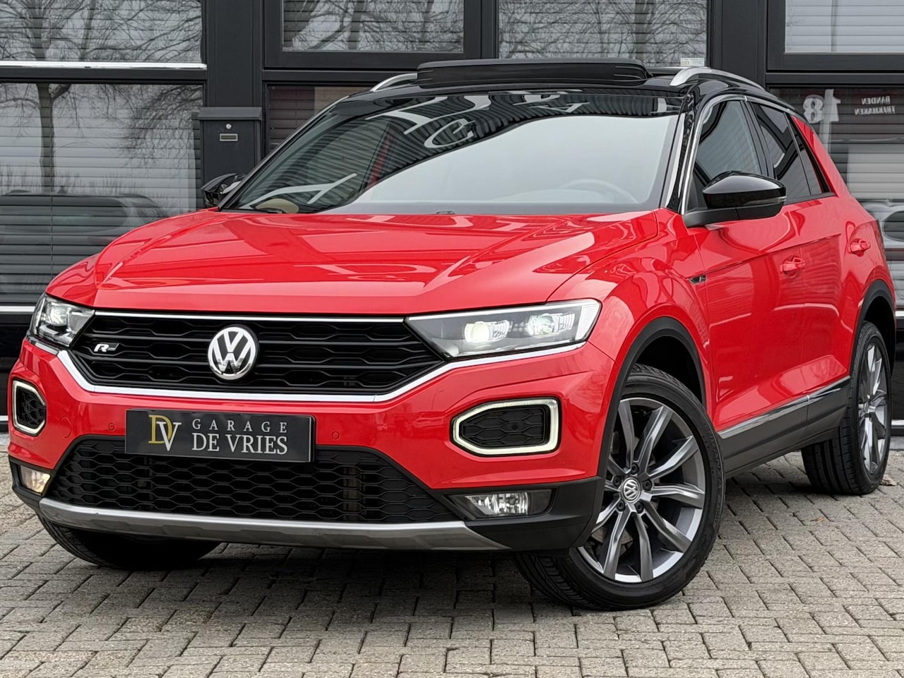 Volkswagen T-Roc - 2.0 TSI 4Motion Sport R-Line DSG Panoramadak Virtual ACC Garantie - AutoWereld.nl