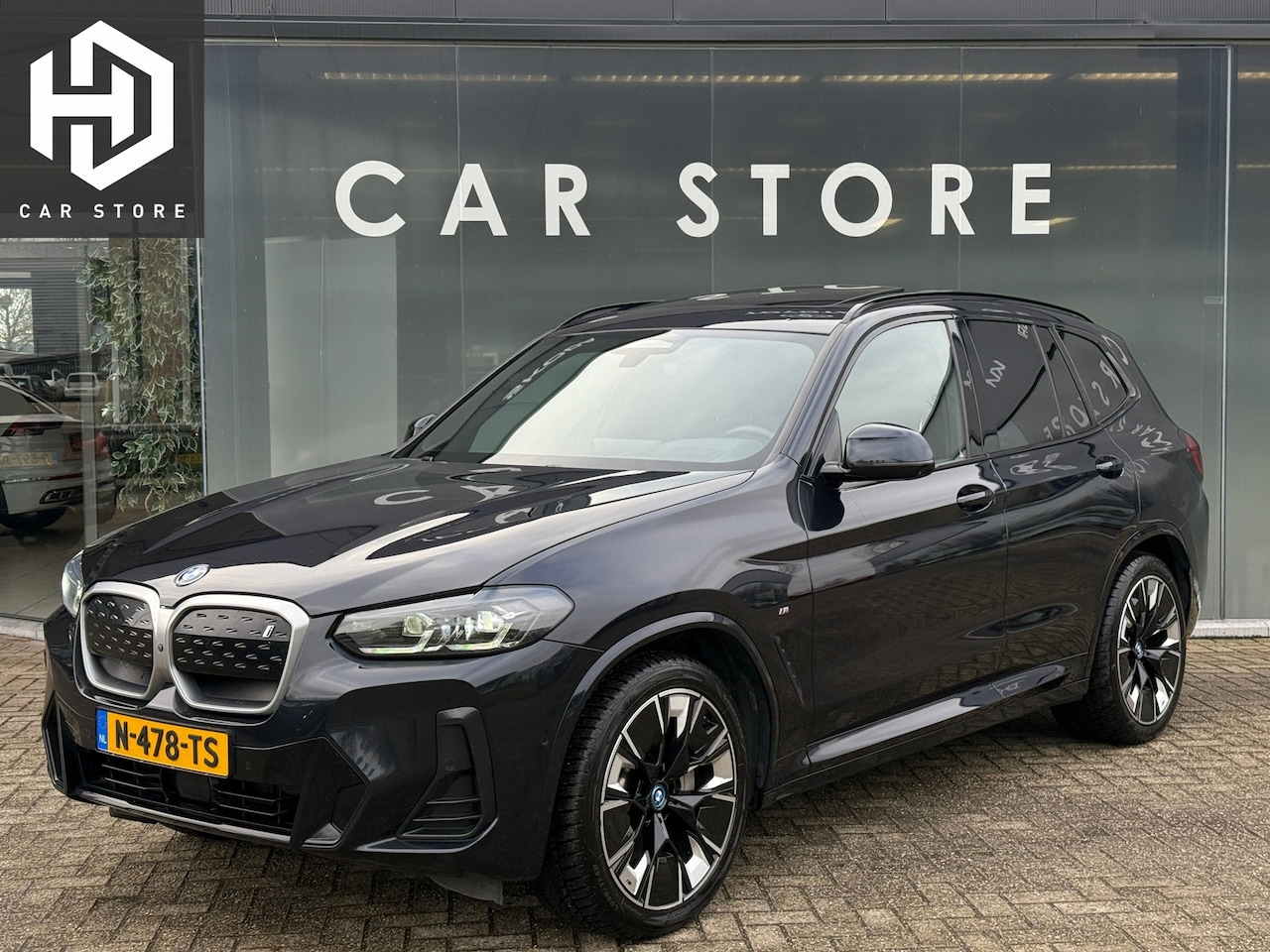 BMW iX3 - High Executive Shadow 80 kWh 100% SOH M Sport Facelift - AutoWereld.nl