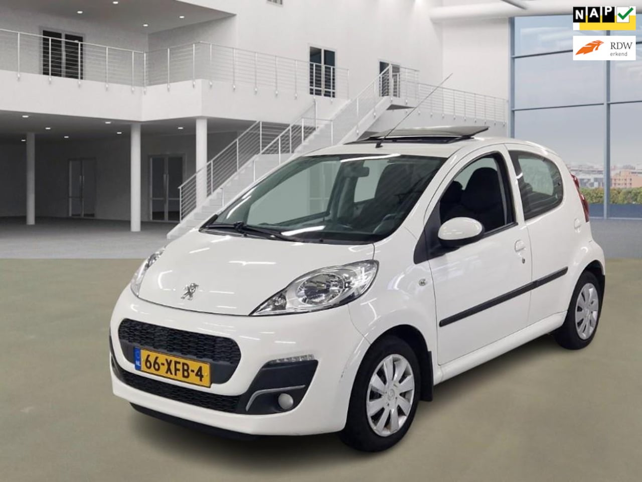 Peugeot 107 - 1.0 Active|AUT|SCHUIFDAK|AIRCO|5DEURS| - AutoWereld.nl
