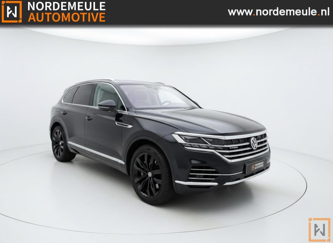 Volkswagen Touareg - 3.0 TSi eHybrid 4MOTION 3.0 TSI EHYBRID 4Motion, Nachtzicht, Leder, Pano - AutoWereld.nl