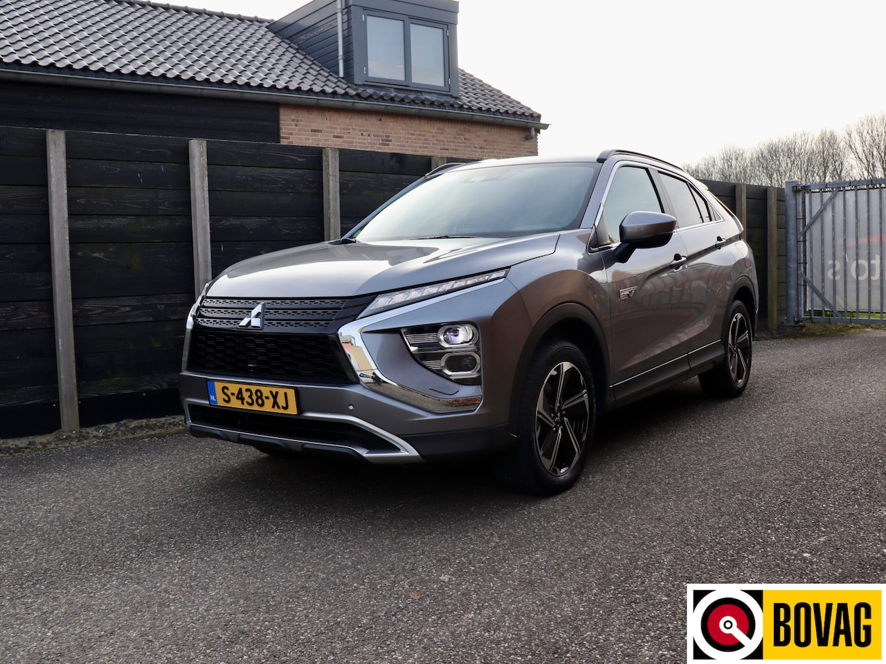 Mitsubishi Eclipse Cross - 2.4 PHEV Intense+ dealer onderhouden - AutoWereld.nl