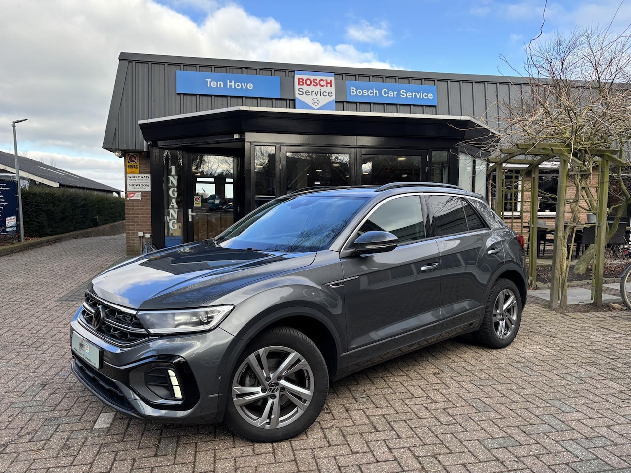 Volkswagen T-Roc - 1.5 TSI DSG R-Line Business Camera Trekhaak App-Co - AutoWereld.nl
