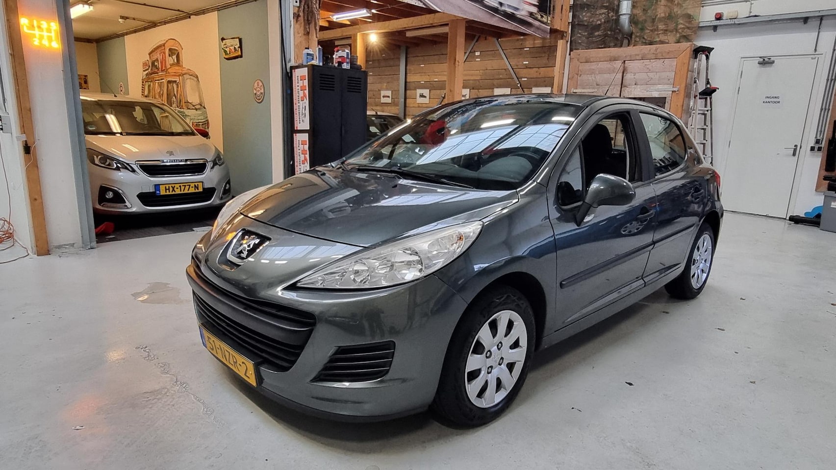 Peugeot 207 - 1.4 Acces Airco, Cruisecontrole, 5drs, Trekhaak - AutoWereld.nl