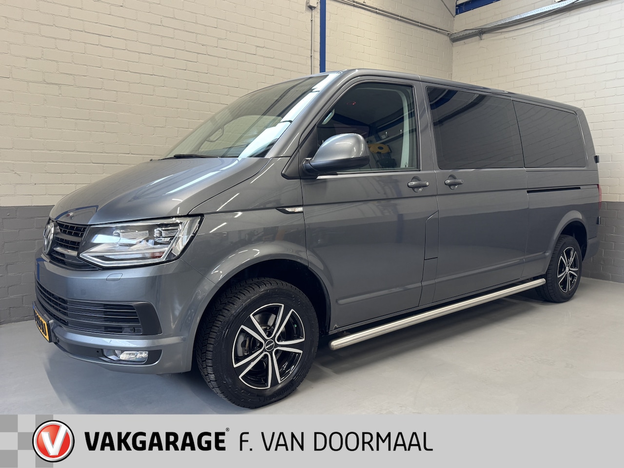 Volkswagen Transporter - 2.0 TDI Dubbele Cabine Highline Automaat 150pk L2H1 - AutoWereld.nl