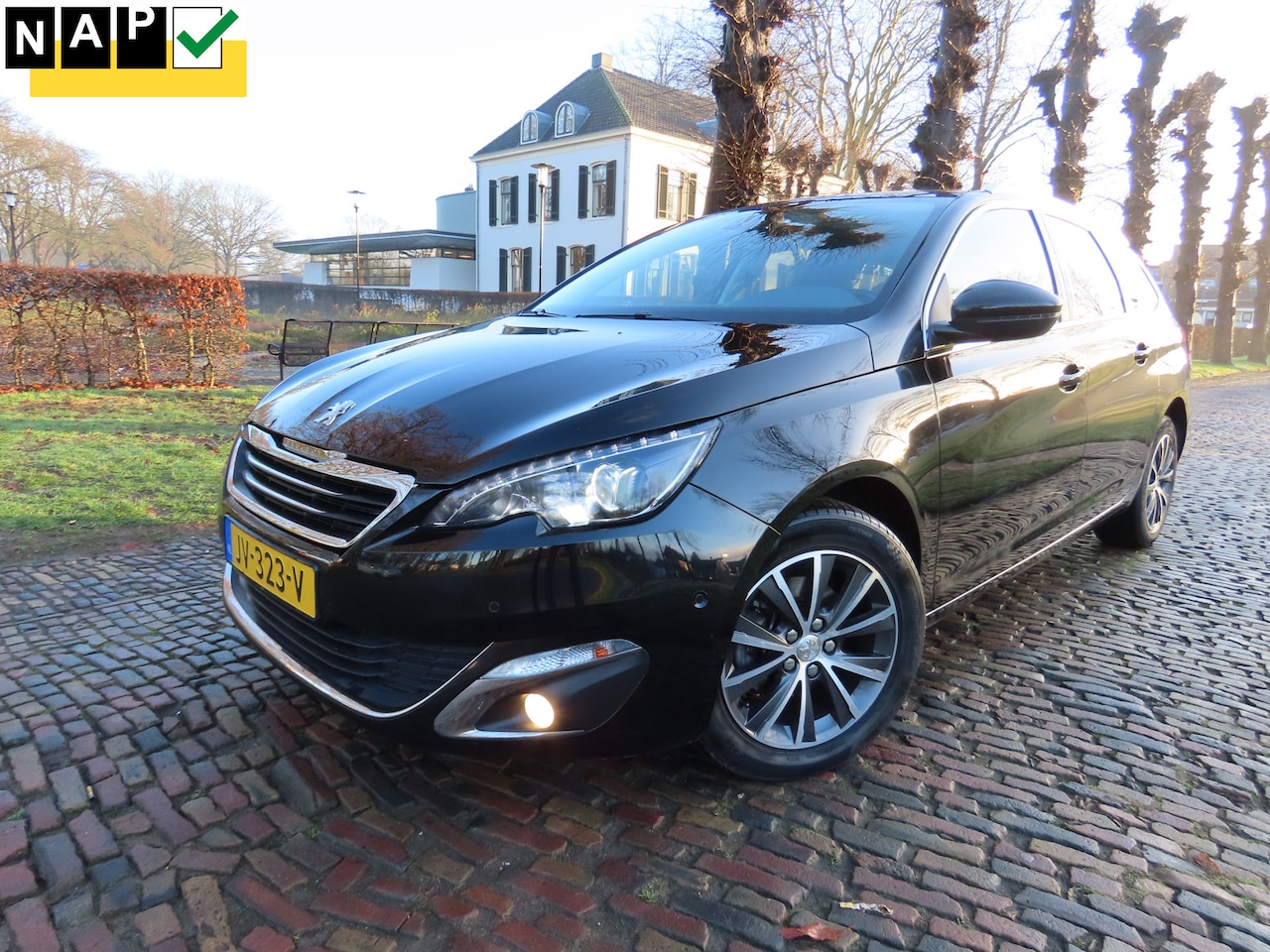 Peugeot 308 SW - 1.2 PureTech Blue Lease Premium Massage stoelen Stoelverwarming Leer Panoramadak Carplay P - AutoWereld.nl
