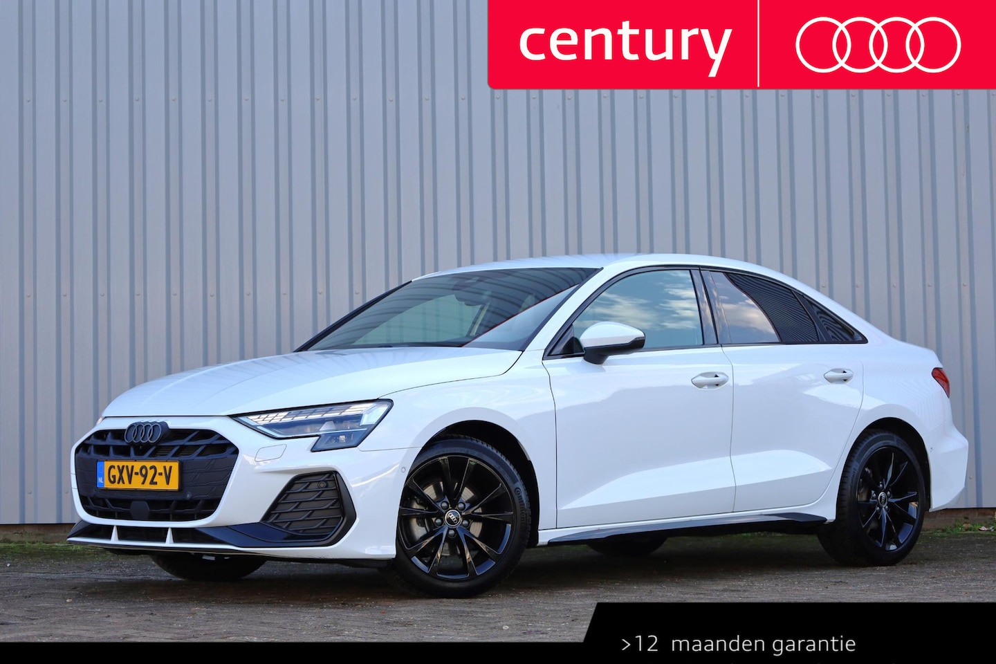 Audi A3 Limousine - 30 TFSI S edition Ultimate black | Stoelverwarming | Navigatie - AutoWereld.nl