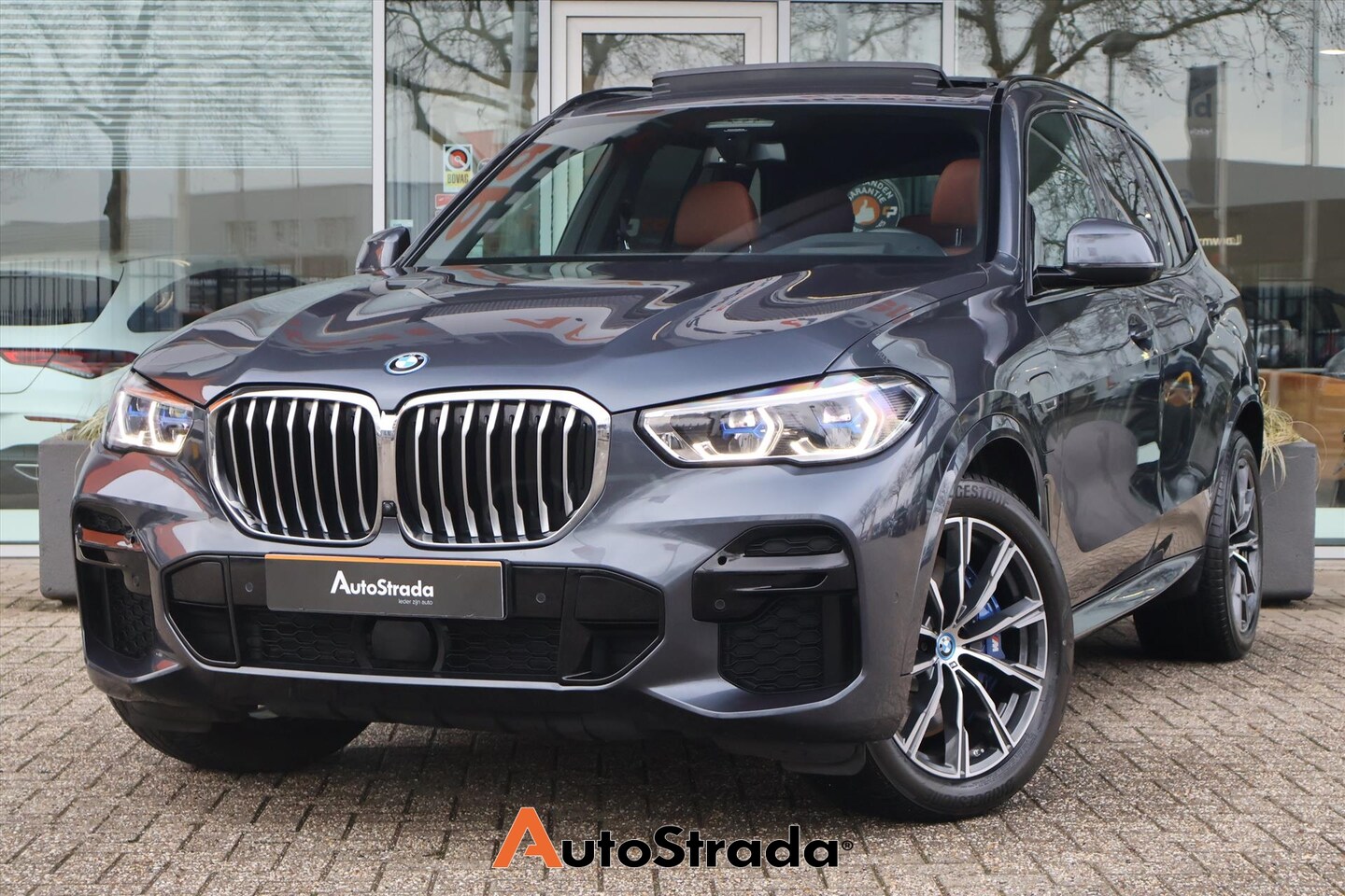 BMW X5 - (g05) xDrive45e 394pk | Skylounge | 360 Camera | Massage I Trekhaak I Navigatie | Active S - AutoWereld.nl