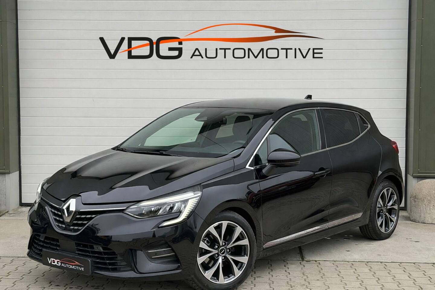 Renault Clio - 1.0 TCe 90 Techno / Clima / Navi / Carplay / Camera / 16" lm velgen / Donker glas - AutoWereld.nl