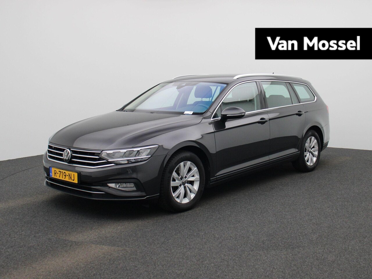 Volkswagen Passat Variant - 1.5 TSI Business | Automaat | Apple Carplay / Android Auto | Achteruitrijcamera | Parkeers - AutoWereld.nl