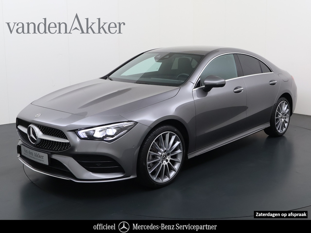Mercedes-Benz CLA-Klasse - 250e AMG // Keyless Entry // Sfeerverlichting // Camera // 19" AMG Velgen // Apple Carplay - AutoWereld.nl