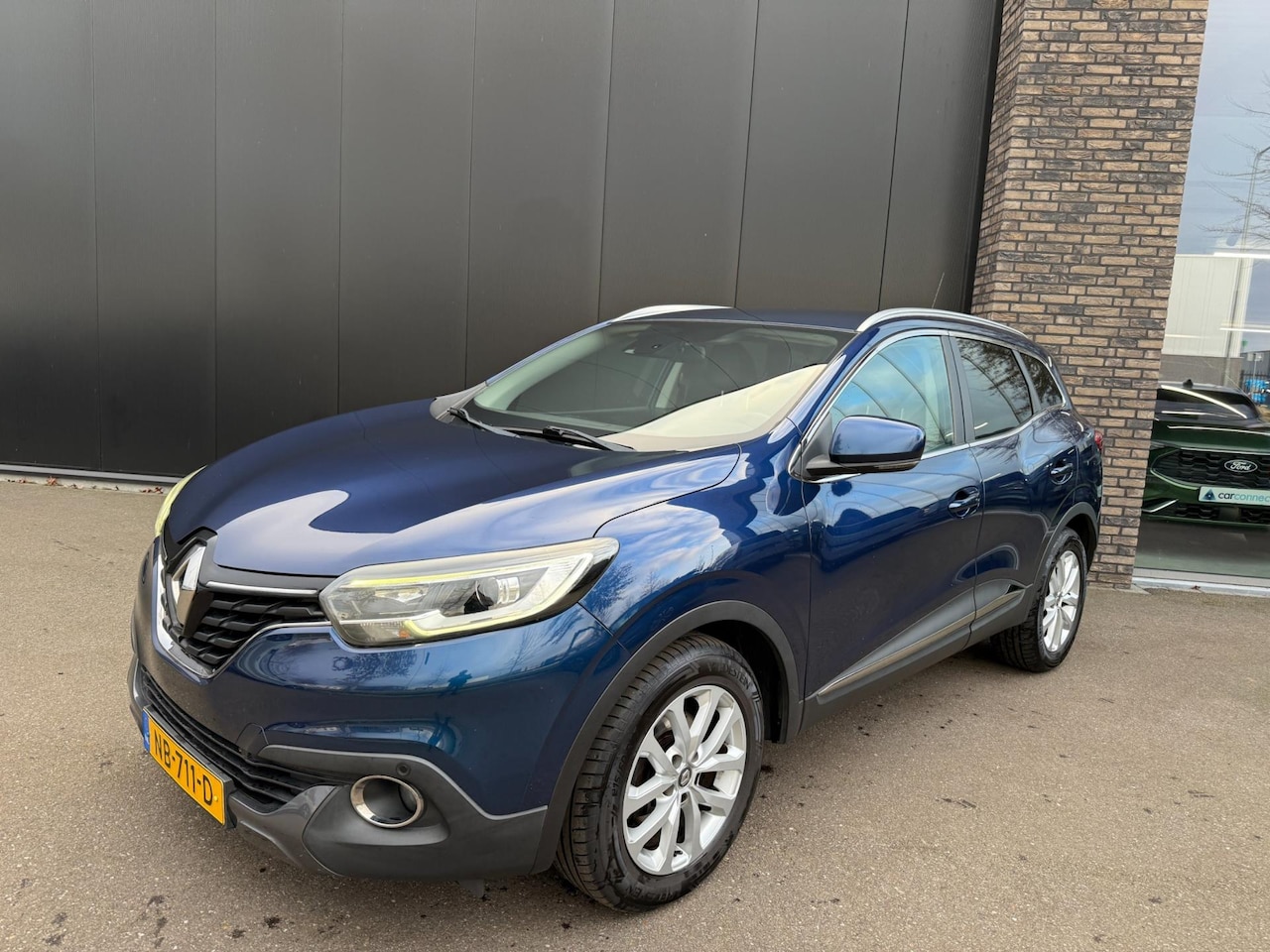Renault Kadjar - 1.2 TCe 131pk AUT. Intens Navi, Trekhaak, Half/Leder, Keyless etc. etc. - AutoWereld.nl