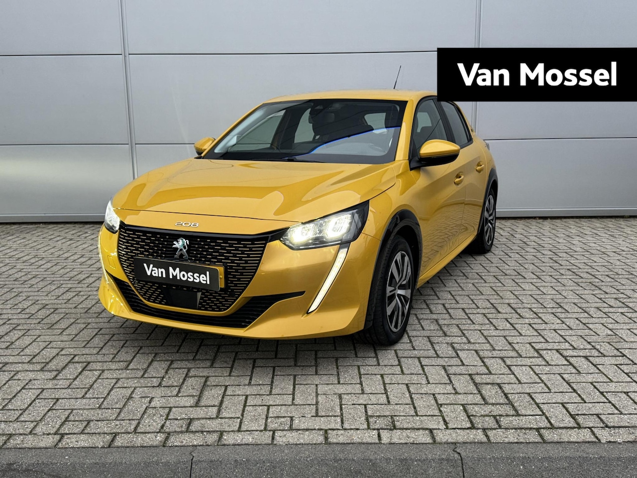 Peugeot e-208 - EV Active 50 kWh | Camera | Parkeersensoren | Navi | Apple Carplay & Android Auto - AutoWereld.nl