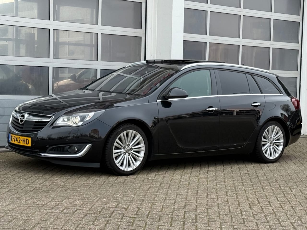 Opel Insignia - 2.0 Turbo 250PK Cosmo 4X4 Aut. Navi Camera Trekhaak - AutoWereld.nl