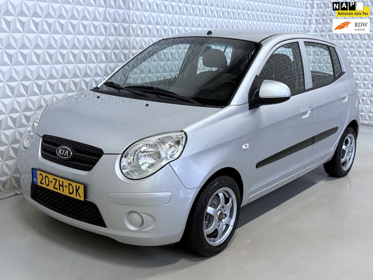 Kia Picanto - 1.1 X-tra AUTOMAAT / Airco Cruise Facelift (2008) - AutoWereld.nl