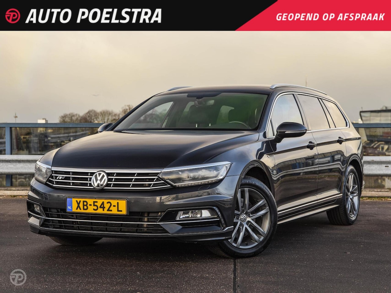 Volkswagen Passat Variant - 1.6 TDI DSG Highline R-Line Facelift Leder Virtual Cockpit LED ACC Harman/Kardon ergoComfo - AutoWereld.nl