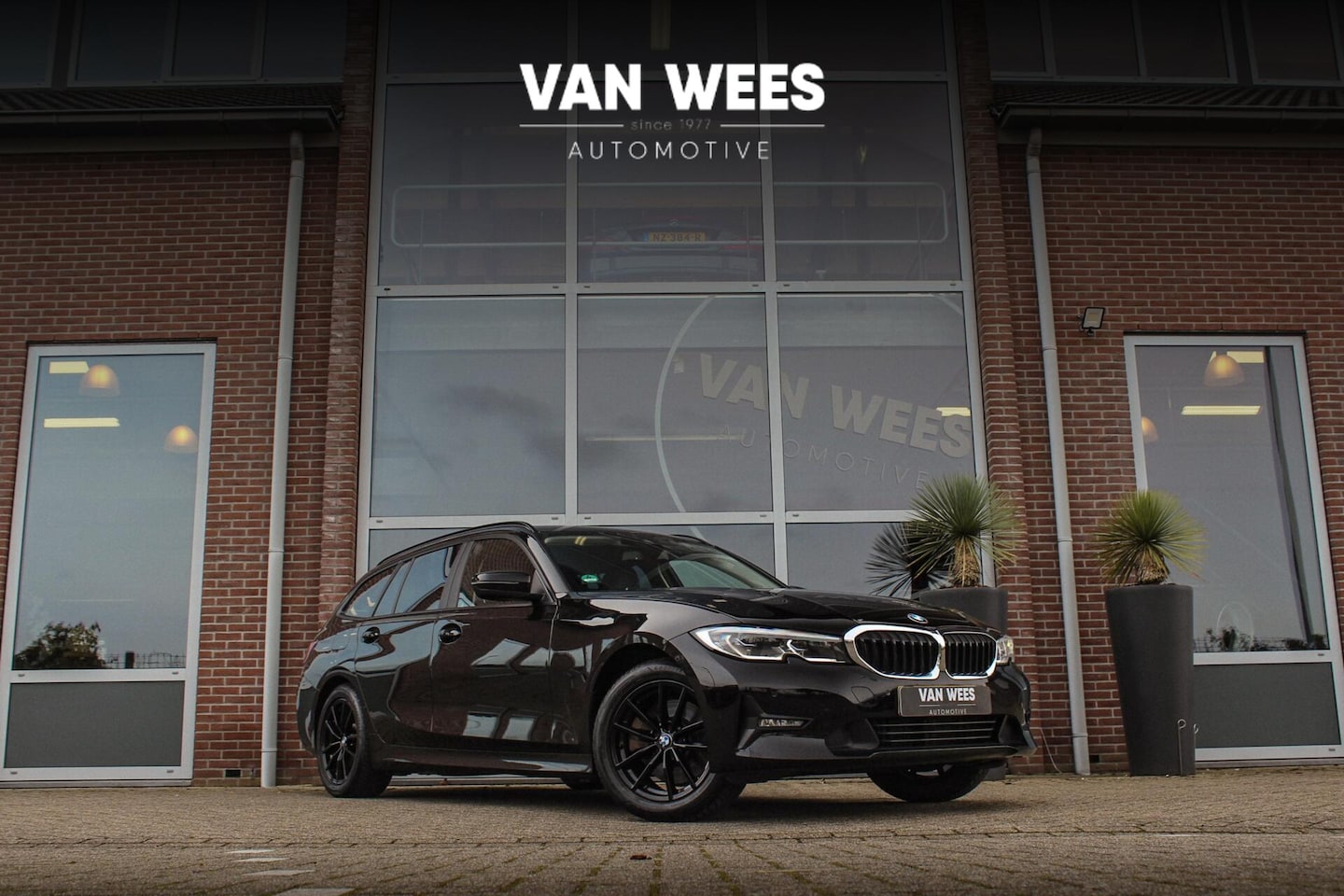 BMW 3-serie Touring - 320e High Executive | NL auto | BTW auto | 1e eigenaar | Laser LED | Leer | Stoelverwarmin - AutoWereld.nl