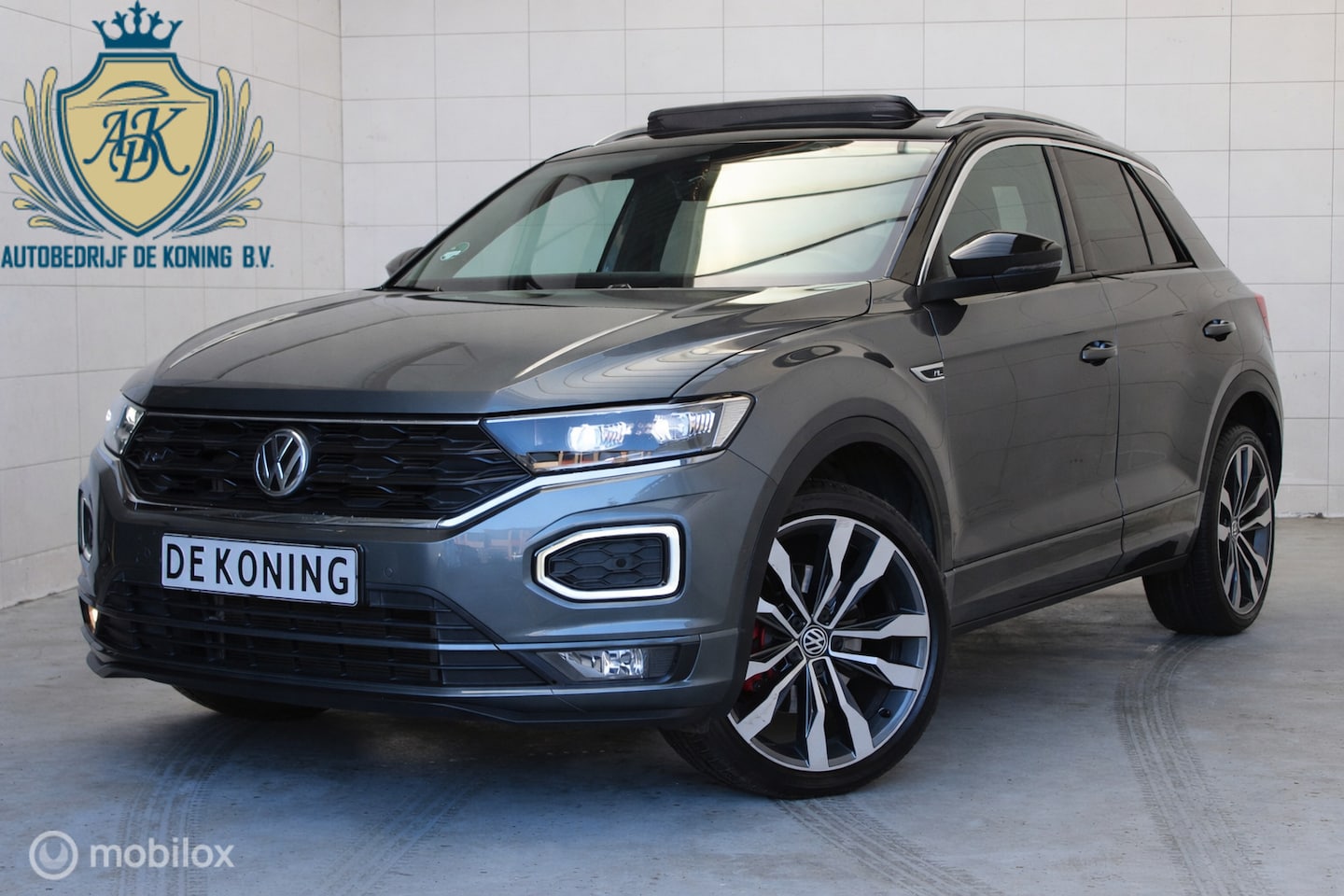 Volkswagen T-Roc - 1.5 TSI R-Line PANO MATRIX DODE HOEK - AutoWereld.nl
