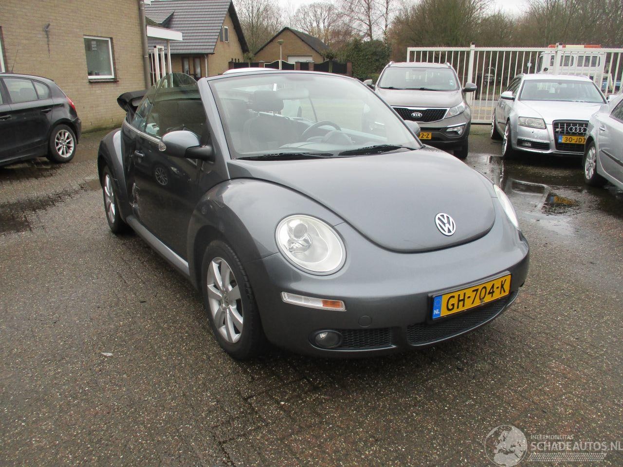 Volkswagen New Beetle Cabriolet - 1.4-16V Trendline 1.4-16V Trendline - AutoWereld.nl