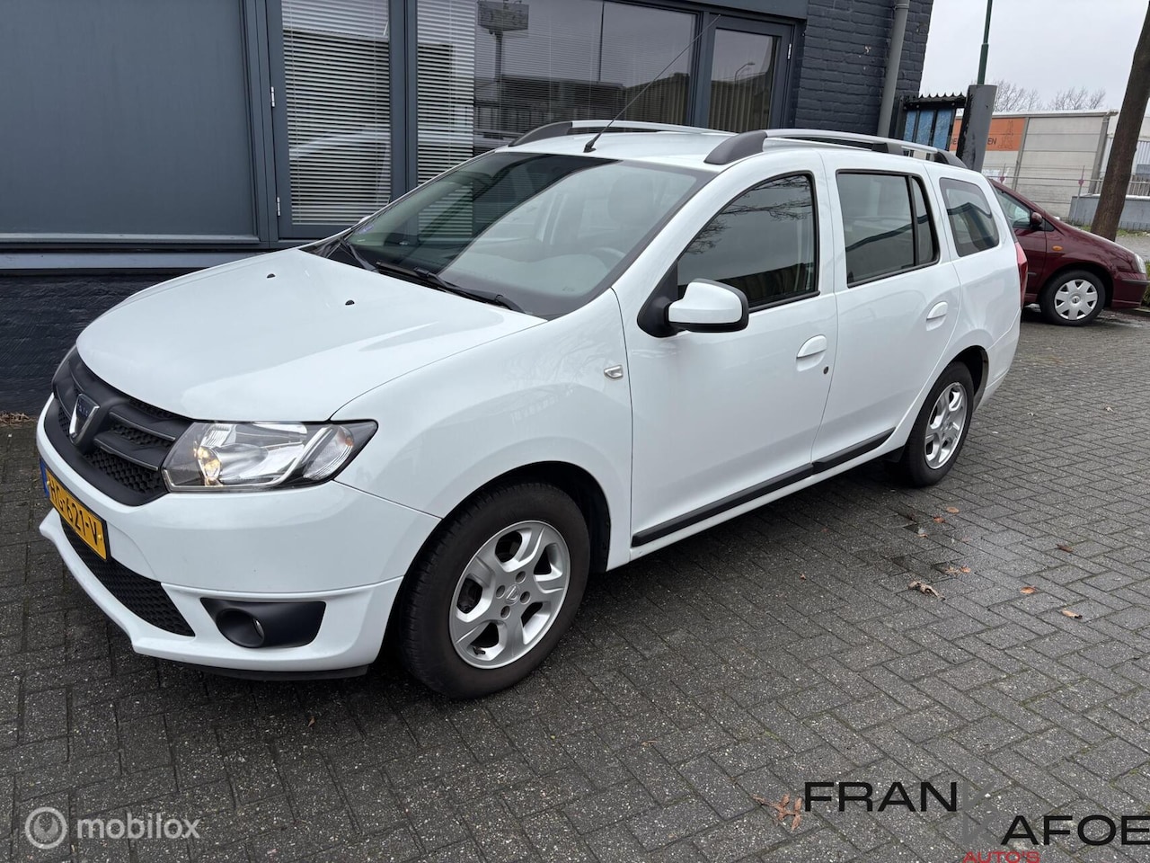Dacia Logan MCV - 0.9 TCe Prestige Airco Navi Bl.tooth LMV PDC Trekhaak - AutoWereld.nl
