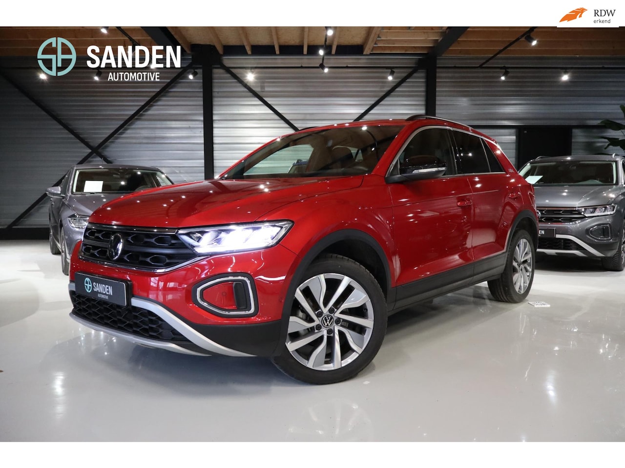 Volkswagen T-Roc - Goal 2.0 TDI 85kw DIESEL | RIJKLAARPRIJS| NAVI | CAMERA | ADAPTIVE CRUISE | STOELVERWARM. - AutoWereld.nl