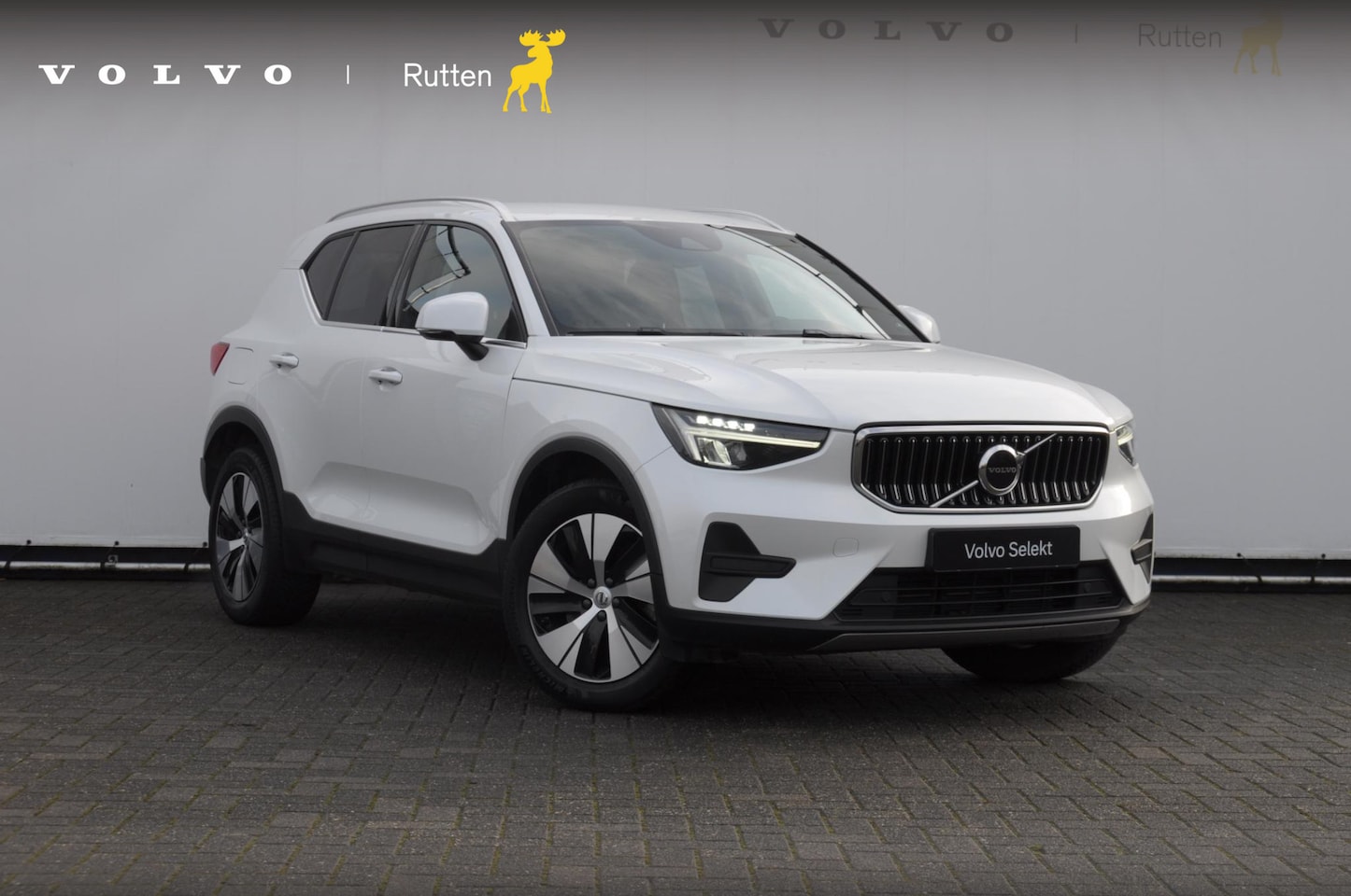 Volvo XC40 - T4 211PK Automaat Plug-in hybrid Core Bright / Apple carplay / Parkeersensoren met camera - AutoWereld.nl