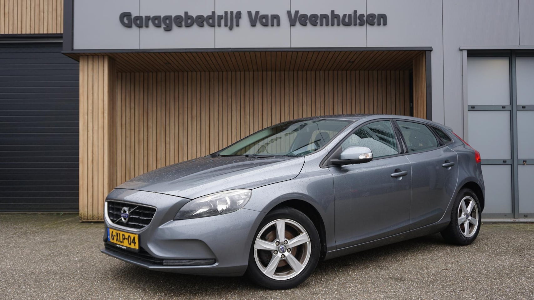 Volvo V40 - 1.6 115pk D2 Kinetic 5-drs Airco Trekhaak PDC *290468km* Cruise controle *NL auto* Export! - AutoWereld.nl
