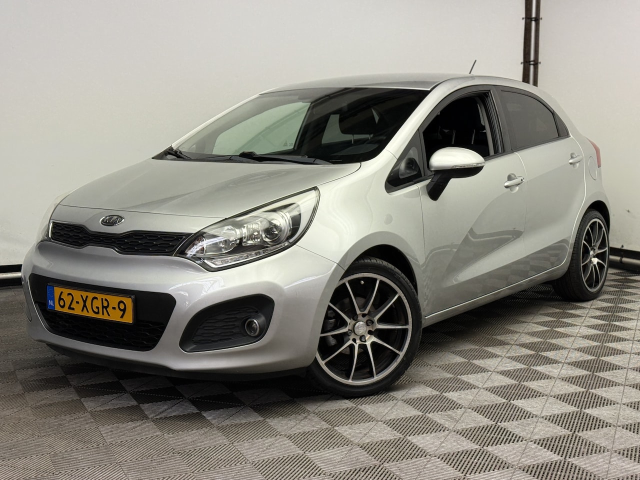 Kia Rio - 1.2 CVVT Super Pack 5-drs ECC LM17" NL Auto - AutoWereld.nl