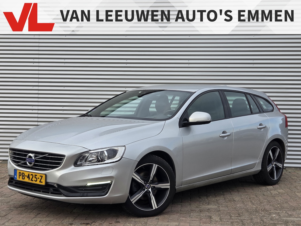 Volvo V60 - 1.5 T3 Polar+ Dynamic | Nieuw Binnen! | Navi | Automaat | Stoelverwarming - AutoWereld.nl