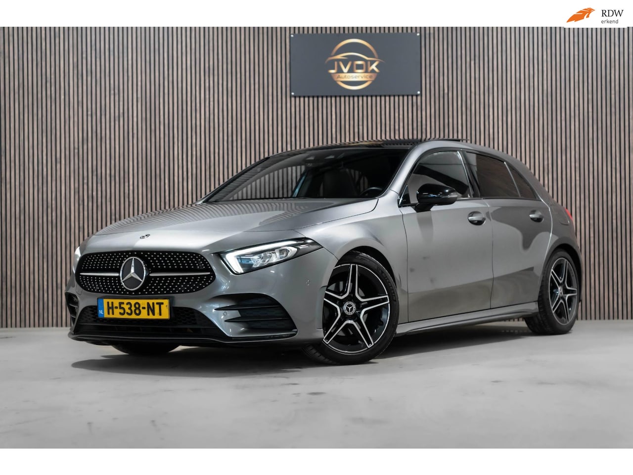 Mercedes-Benz A-klasse - 200 AMG PANO LED CAMERA - AutoWereld.nl