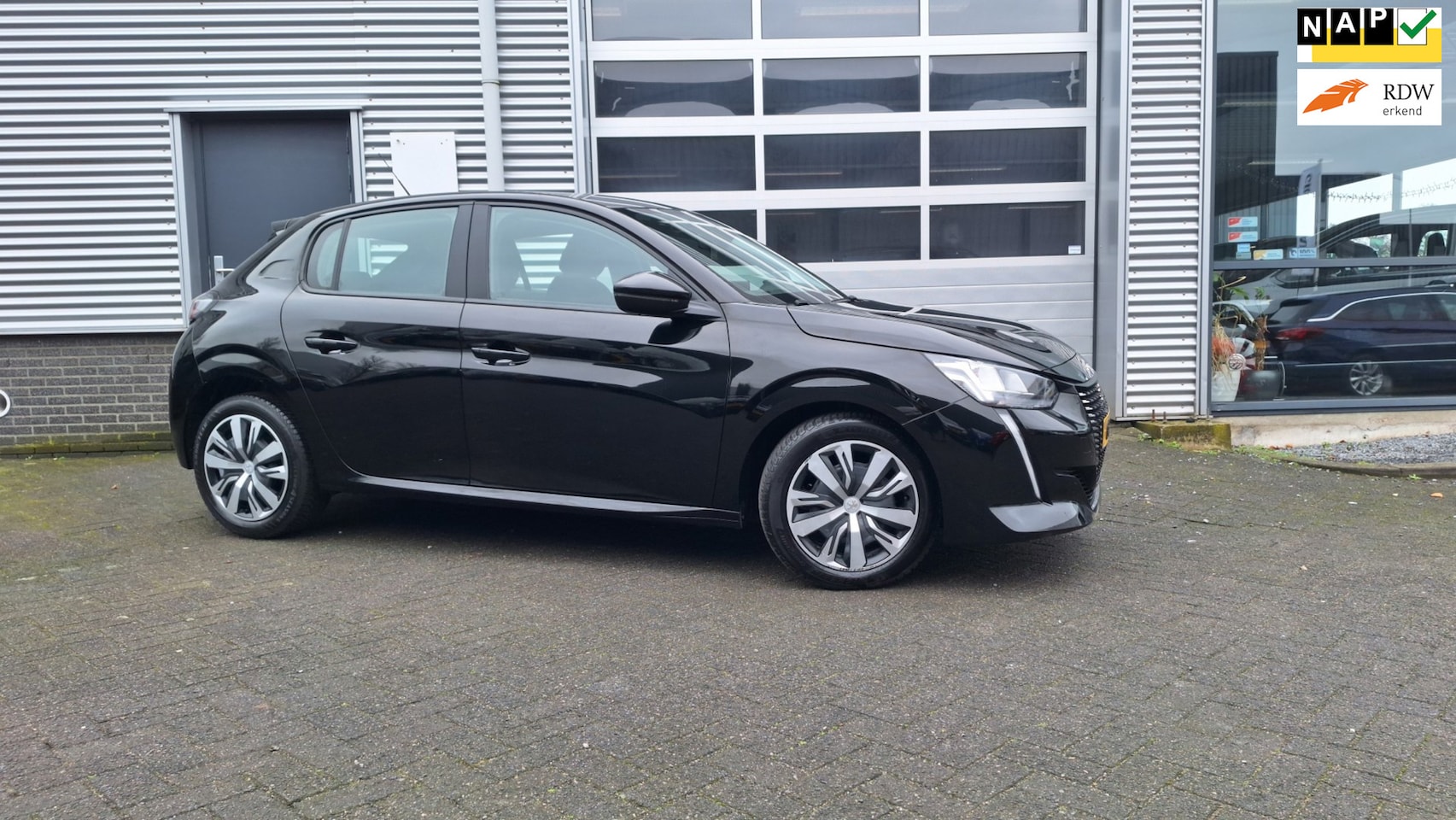 Peugeot 208 - 1.2 PureTech Active/Navigatie/Cruise/Pdc achter/Nl auto/Enz - AutoWereld.nl