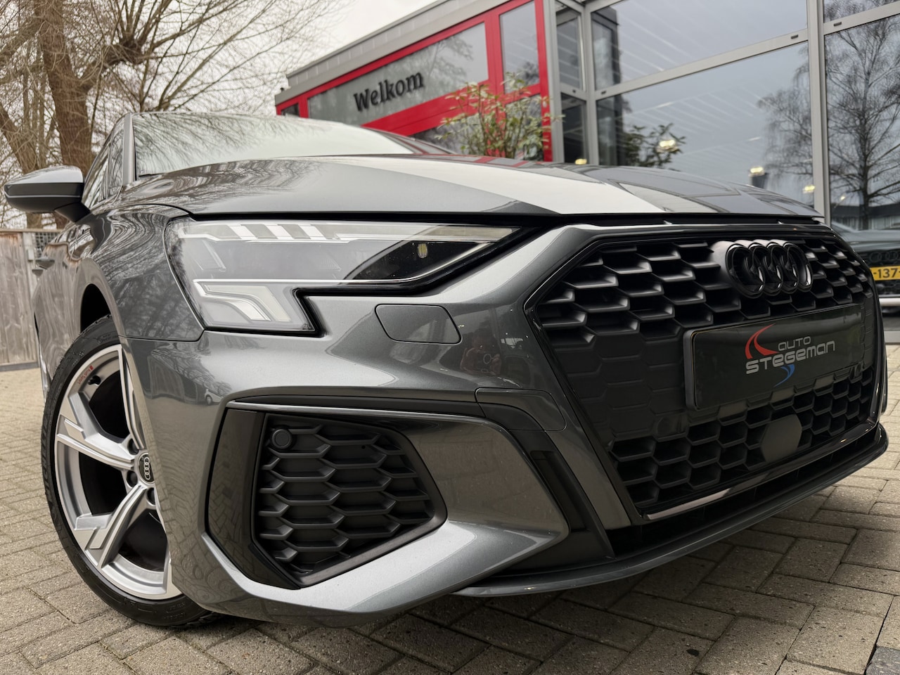 Audi A3 Limousine - 30 TFSI AUT. *!* 2x S-LINE *!* CARPLAY/ LED/ 18 INCH/ BLACK OPTIEK/ PRIVACY GLAS *!* - AutoWereld.nl