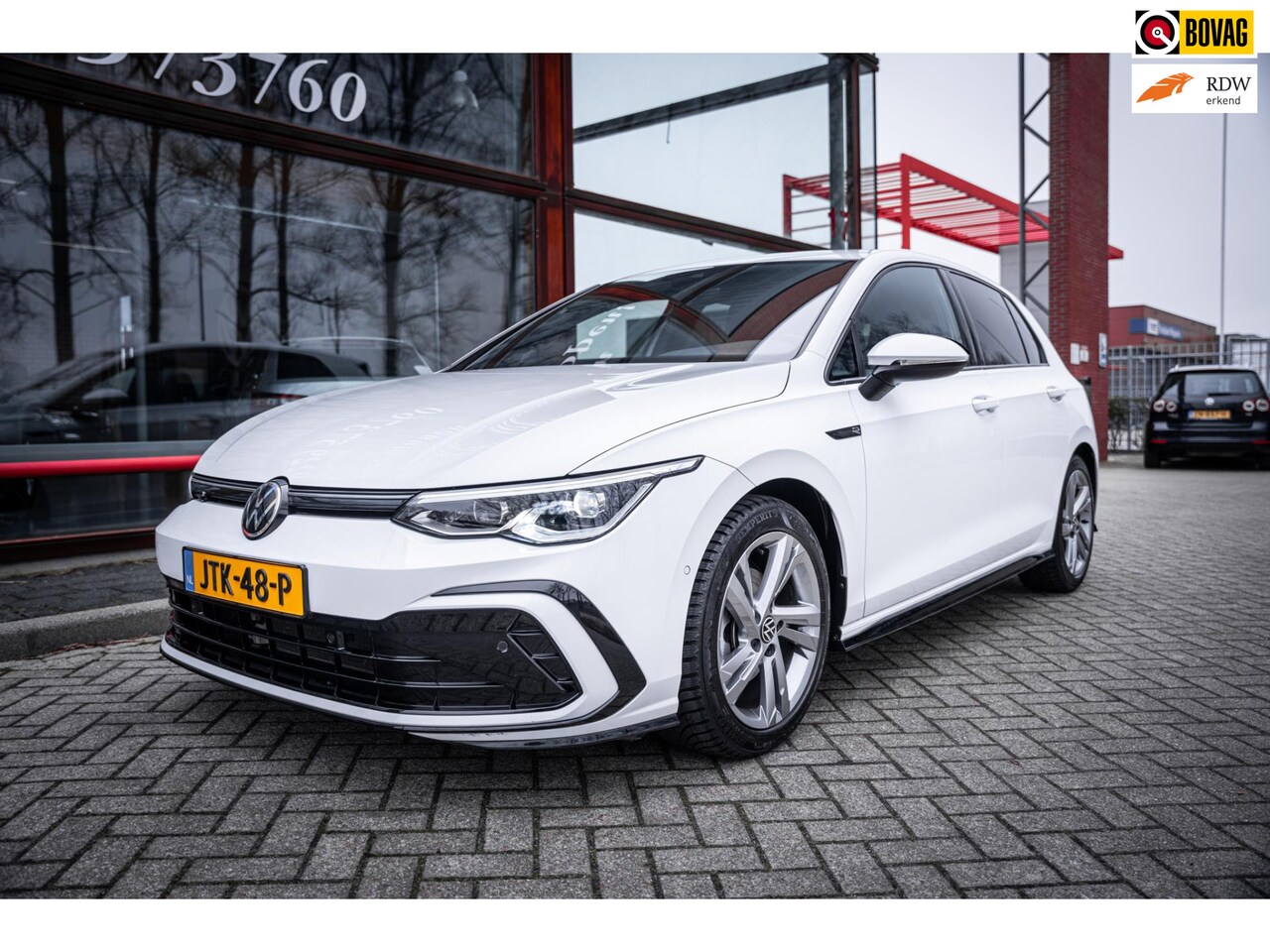 Volkswagen Golf - 1.5 eTSI R-Line Business+ | Navigatie | Adaptieve cruise control | App-connect | Camera | - AutoWereld.nl