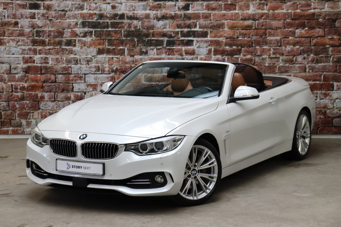 BMW 4-serie Cabrio - 435i High Executive Luxury Line Automaat / Navigatiesysteem Professional / Air Collar / Le - AutoWereld.nl
