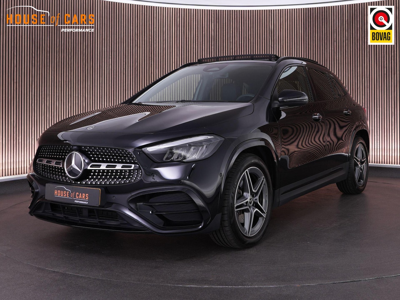 Mercedes-Benz GLA-Klasse - 200 AMG Line |dealer onderhouden|panoramadak|carbon interieur|Apple Carplay|trekhaak|stoel - AutoWereld.nl