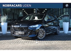 BMW 2-serie Active Tourer - 225e xDrive M Sport Automaat / Sportstoelen / Achteruitrijcamera / Stuurverwarming / M Ada
