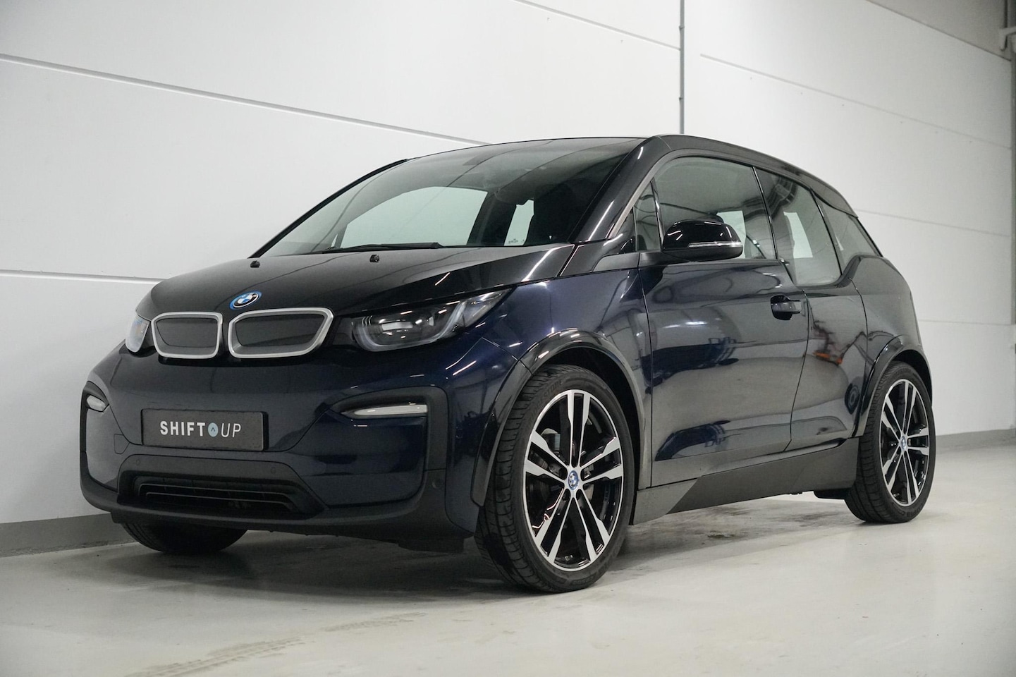 BMW i3 - 120Ah 42 kWh Sportpakket | CarPlay | Warmtepomp - AutoWereld.nl