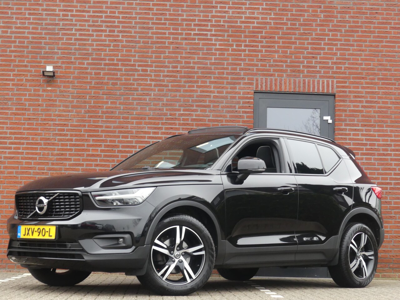 Volvo XC40 - 1.5 T2 R-Design / Panoramadak / Carplay - AutoWereld.nl