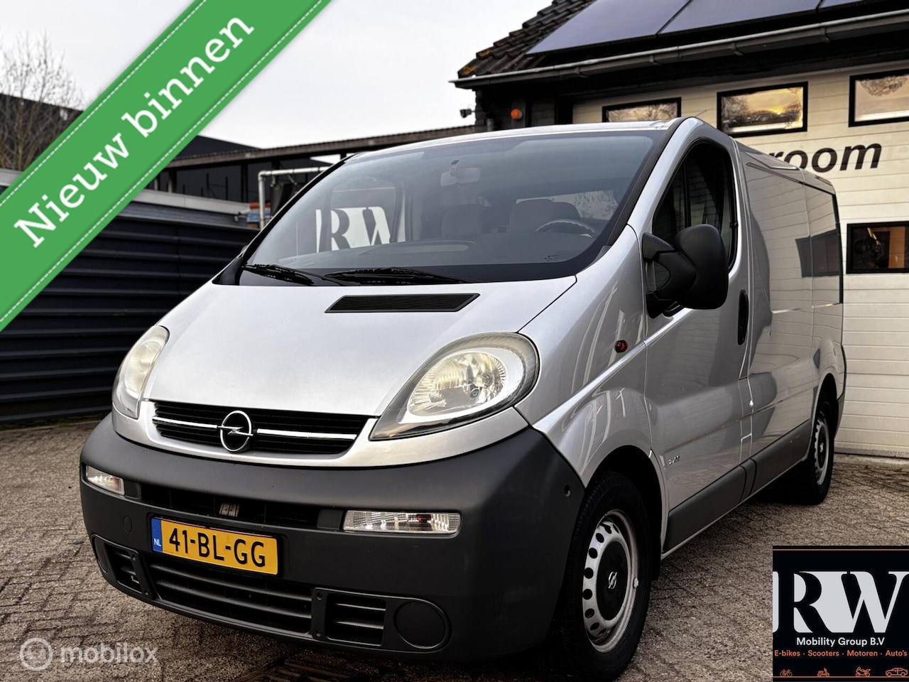 Opel Vivaro - bestel 2.5 DTI L1H1 *NAP*NETTE BUS*NIEUWE APK* - AutoWereld.nl