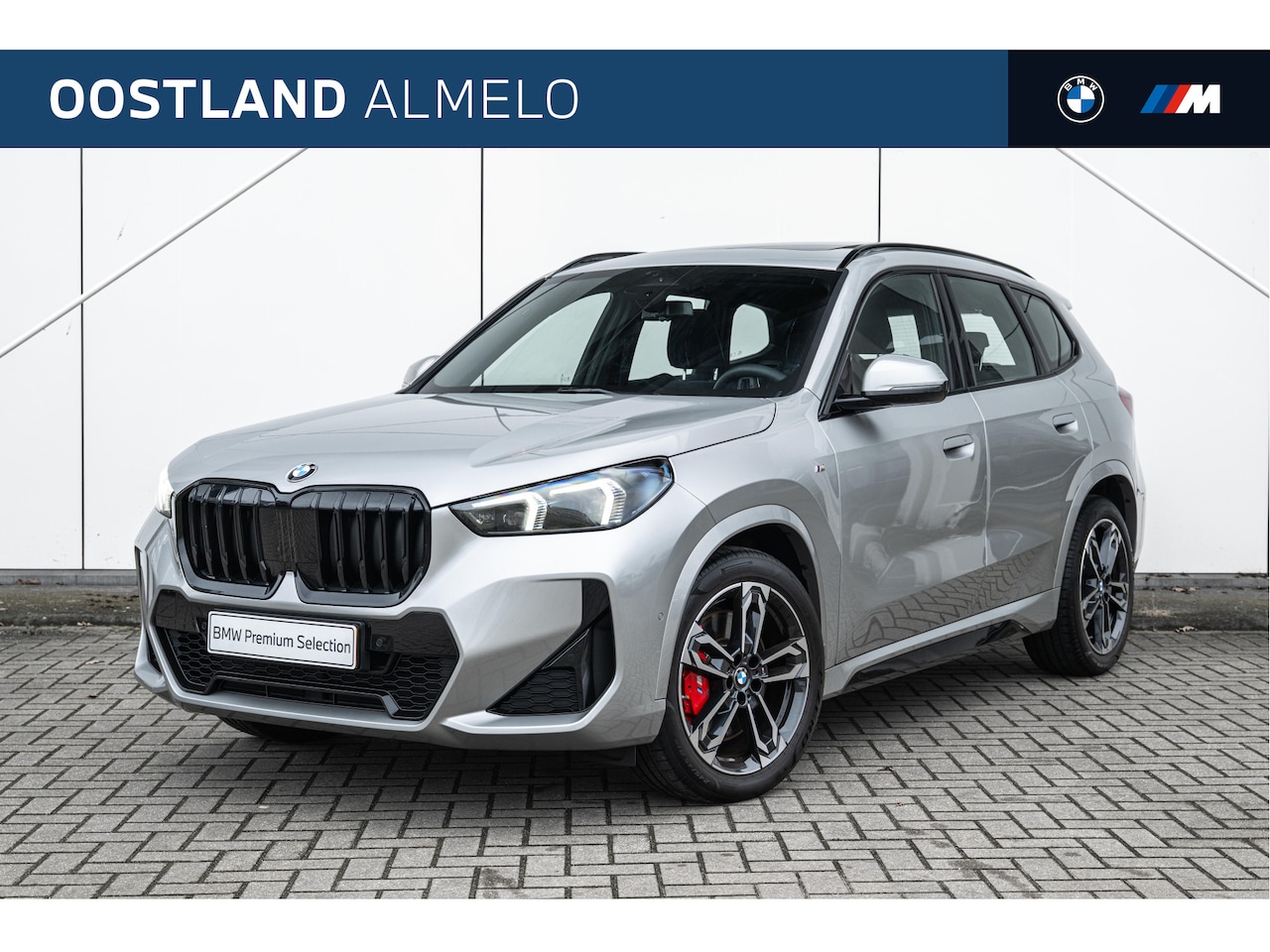 BMW X1 - sDrive18i M Sport Automaat / Panoramadak / Sportstoelen / Achteruitrijcamera / M Adaptief - AutoWereld.nl