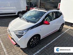 Toyota Aygo - 1.0 VVT-i x-joy | Achteruitrijcamera | Navi By App | Climate Control | Dealeronderhouden |