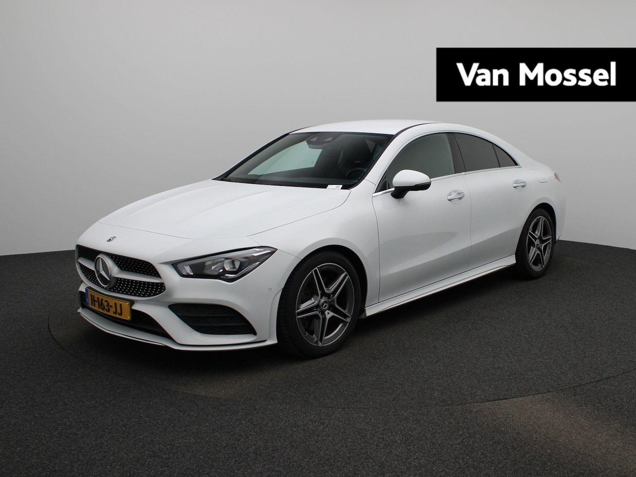 Mercedes-Benz CLA-Klasse - 200 Business Solution AMG AUTOMAAT | Sfeerverlichting | Camera | Stoelverwarming | Navigat - AutoWereld.nl