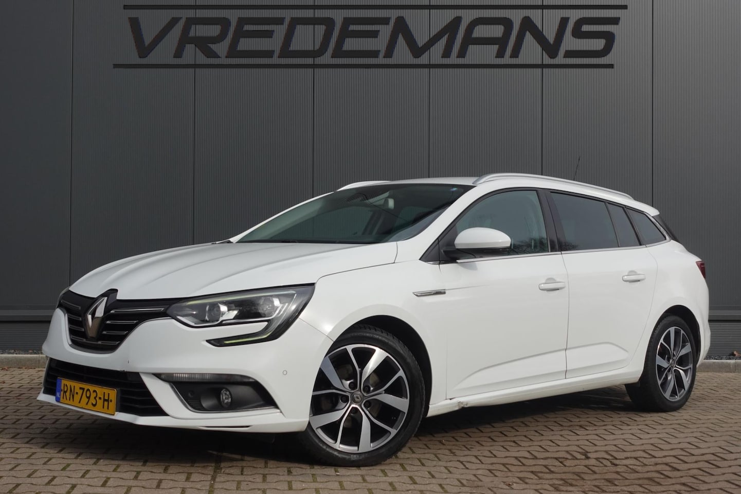 Renault Mégane Estate - 1.5 dCi Bose AUTOMAAT/NAVI/AMBIANT - AutoWereld.nl