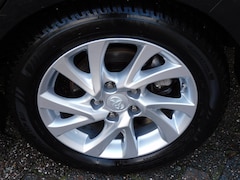 Toyota Auris - 1.8 Hybrid Lease DEALER ONDERHOUDEN PANODAK ACHTERUITRIJCAM NAVI CLIMA CRUISE